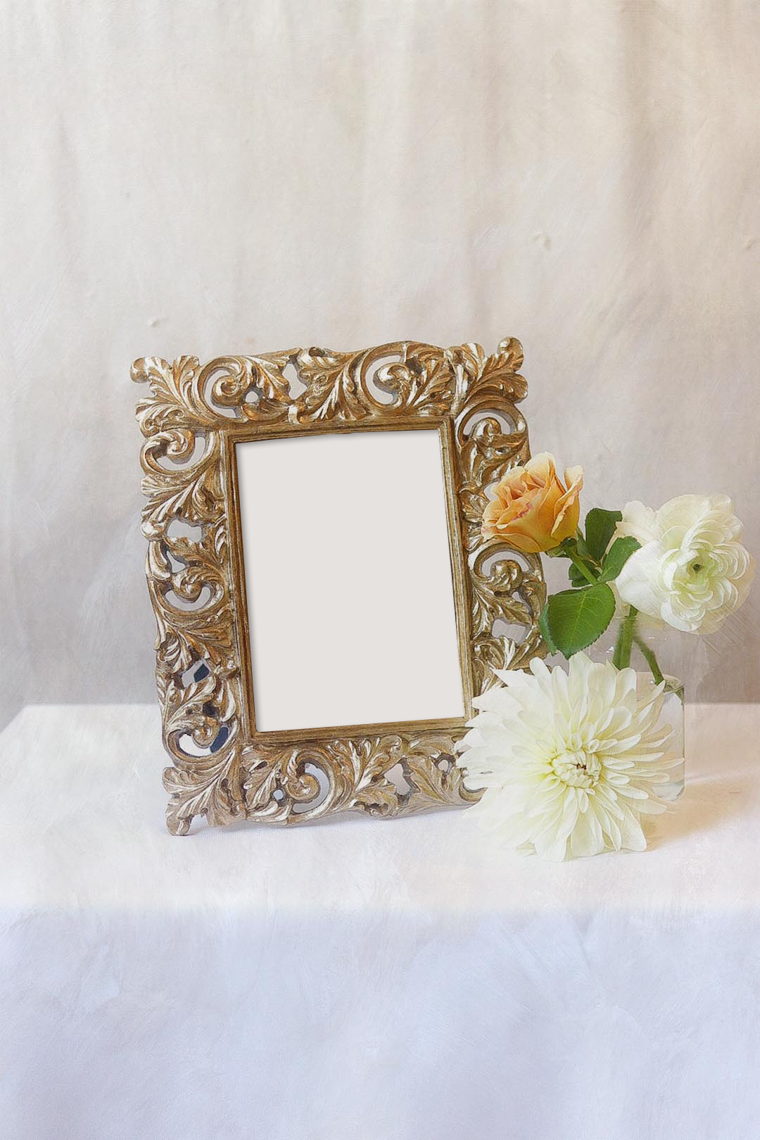 Ornate Gold Frame 4" x 6" | RENTAL