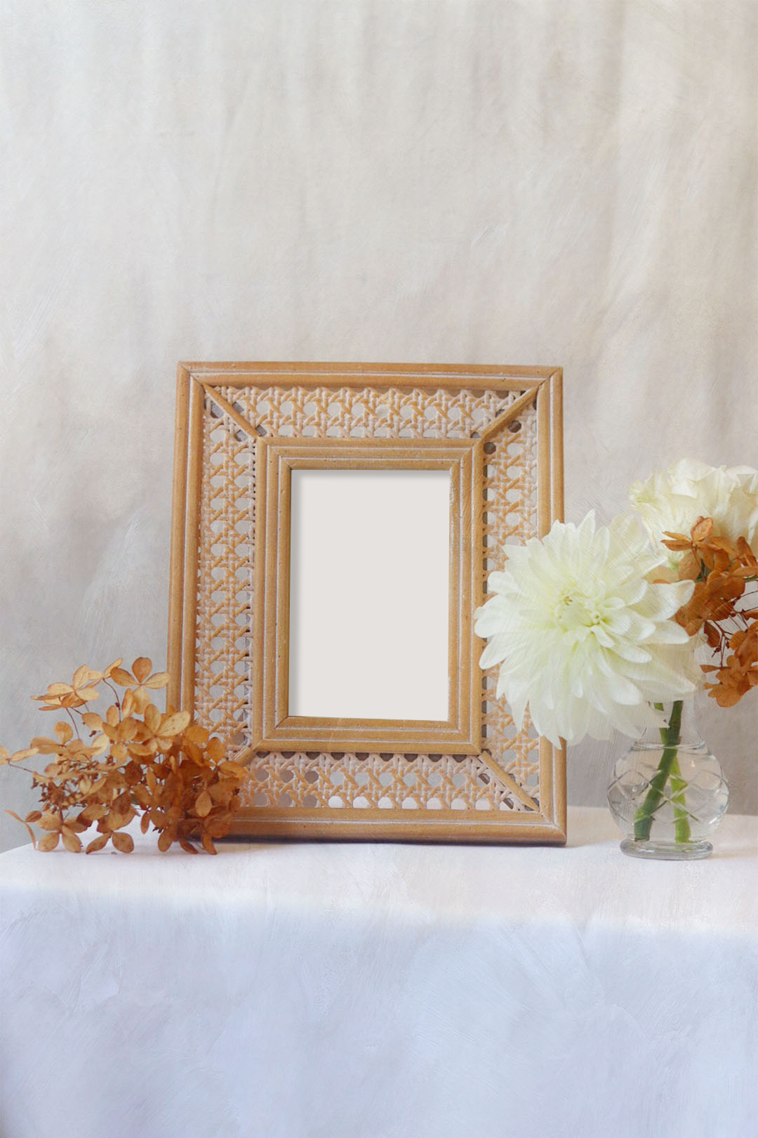 Rattan Frame 3" x 5" | RENTAL