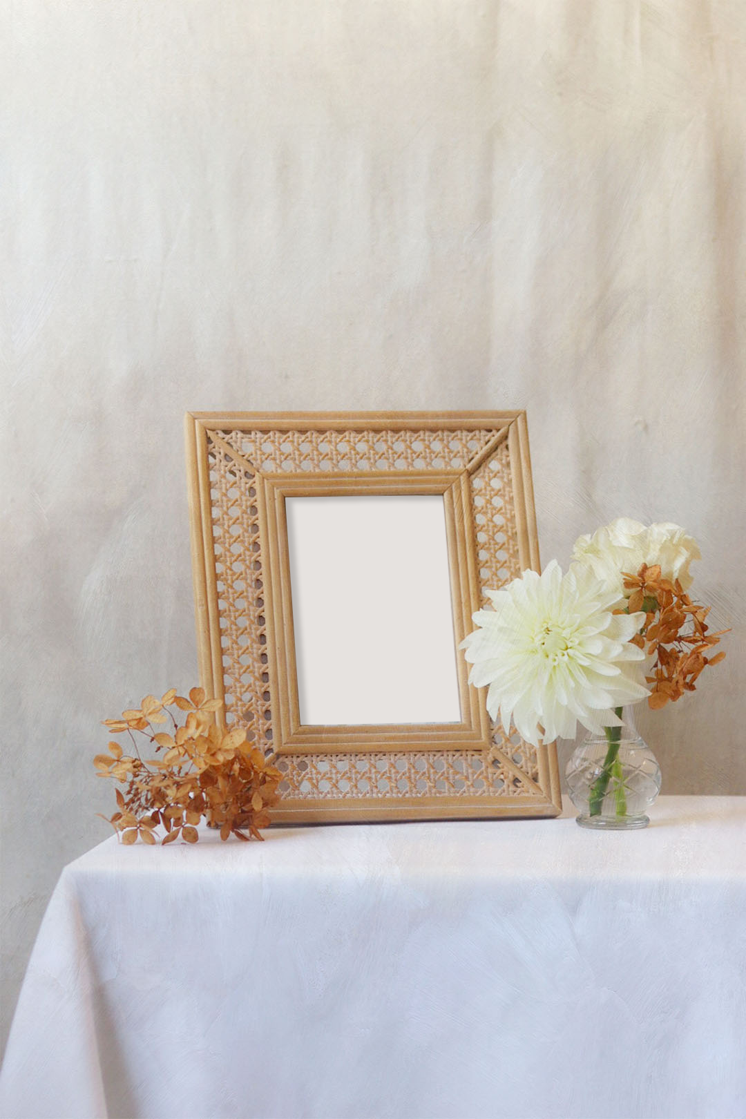 Rattan Frame 5" x 7" | RENTAL