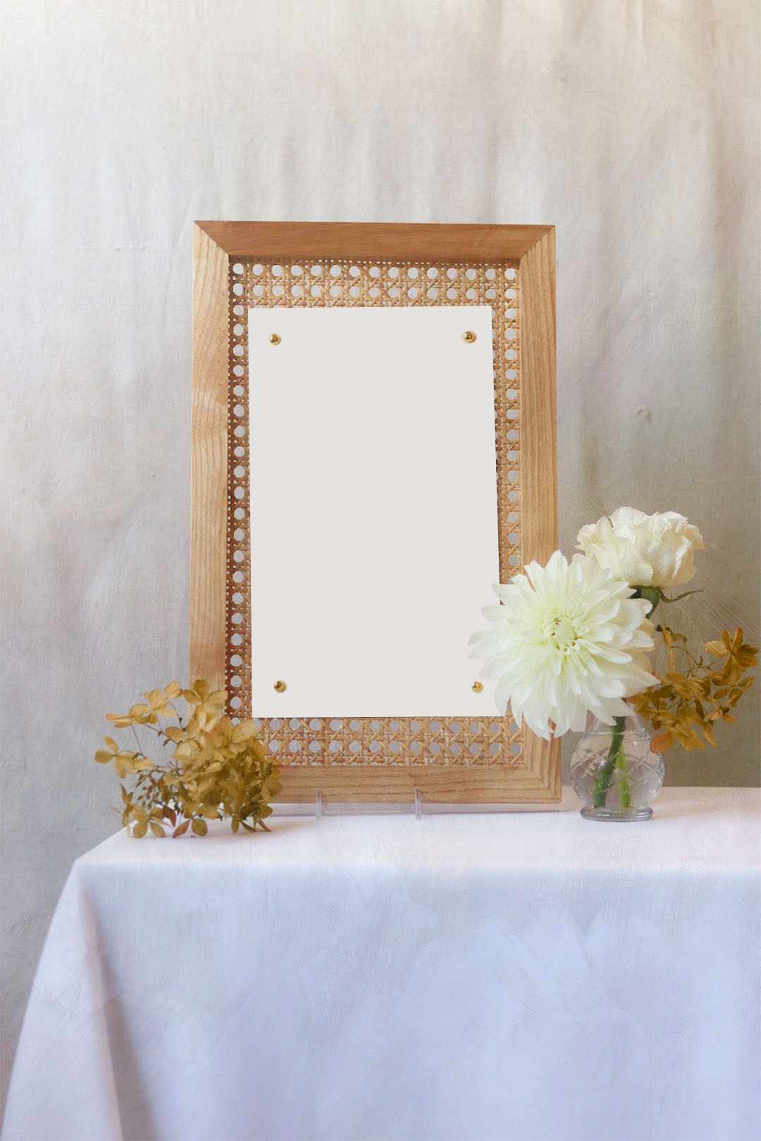 Rattan Frame 7" x 11" | RENTAL