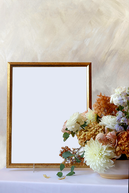 Traditional Gold Frame 11" x 14" | RENTAL