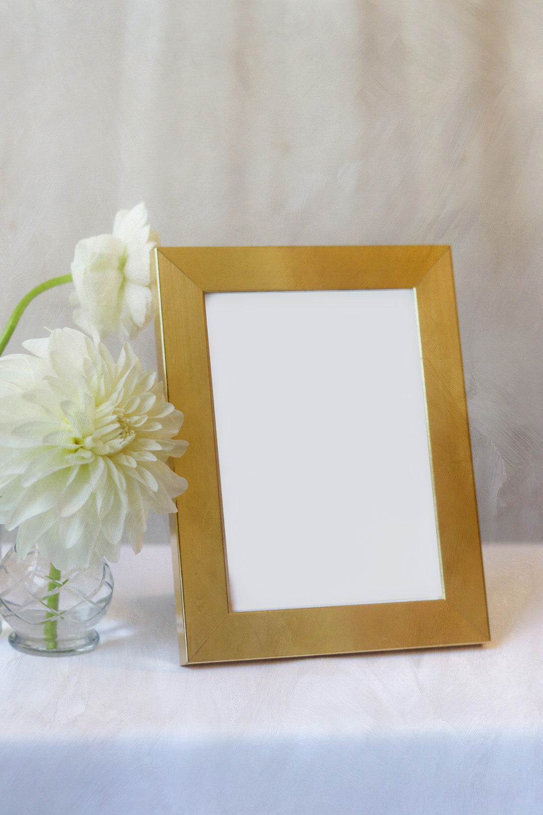 Modern Gold Frame 4.5"x6.5"  | RENTAL