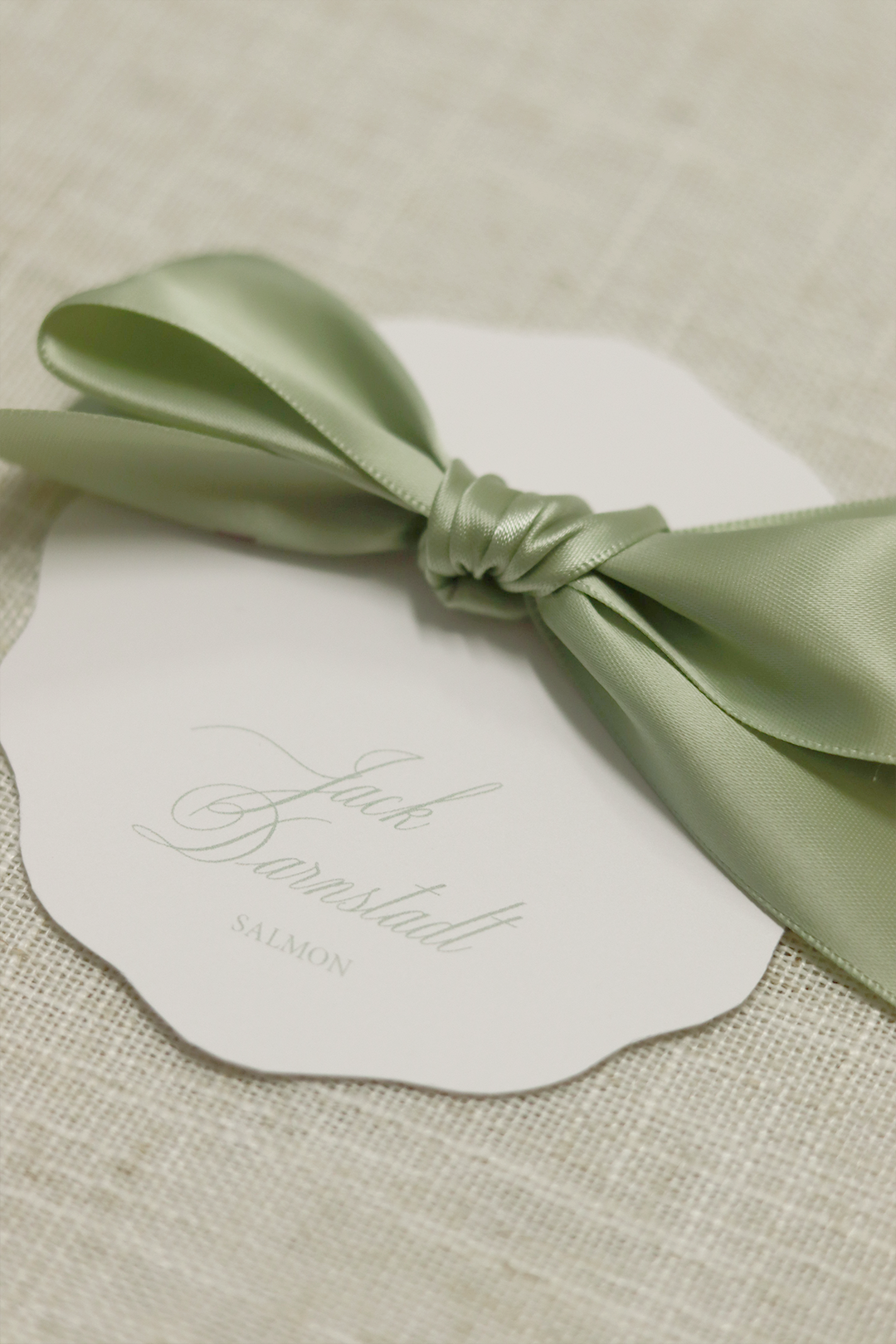 Scalloped Bow | Seating Cards